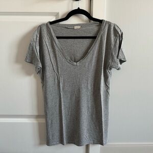 Brandy Melville tshirt